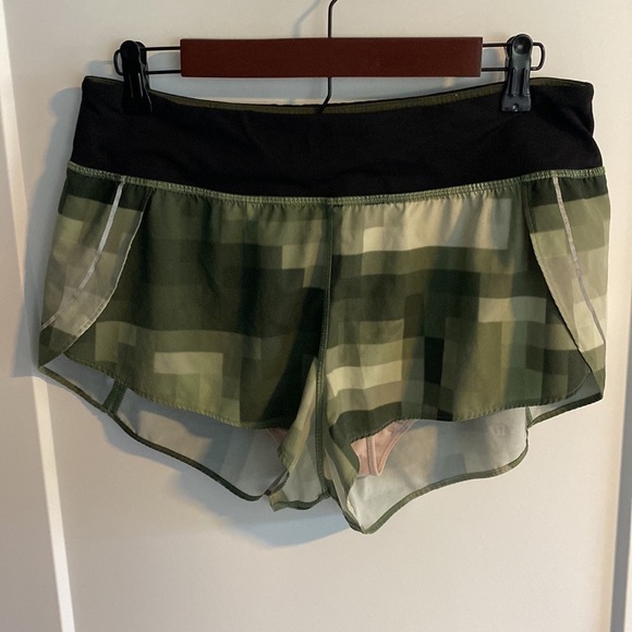 Lulu Split Second Speed Short Desert Olive Camo Black - Picture 8 of 16